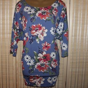 NWT Floral mid sleeve blouse